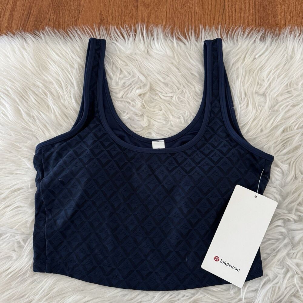 Lululemon Tennis Tank Top Textured Mesh Women’s Medium Padded Shelf Bra B/C NWT